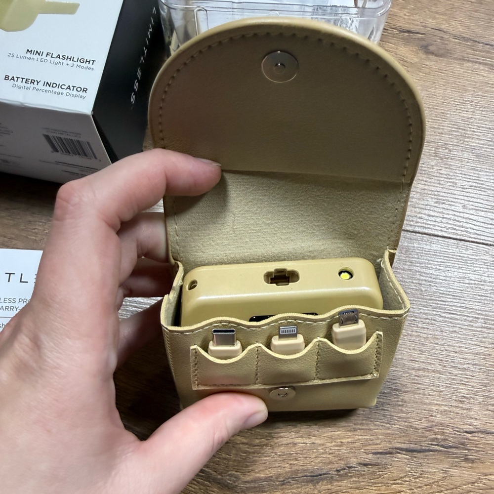 TotalBoost Mini Pro II Portable Power Bank - Gold - Picture 3 of 5